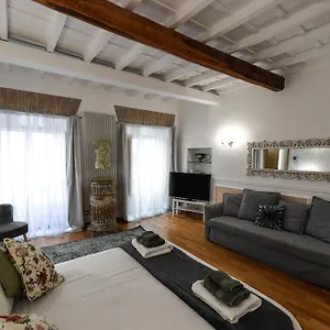 castel-santangelo-apartments-exclusive-luxury.it-romehotels.com/