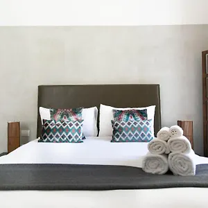 casa-dei-mille-a-chiaia.hotels-amalfi.com/